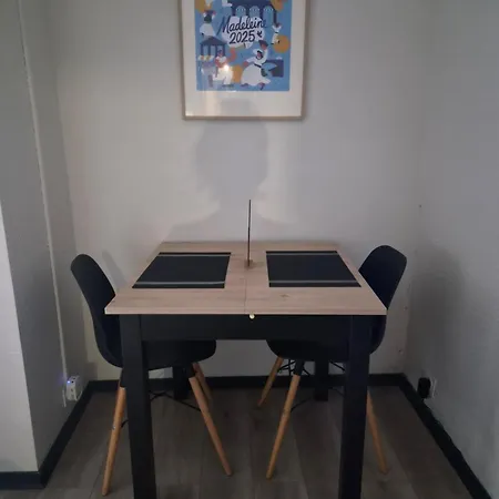 Apartment Spacieux Avec Balcon